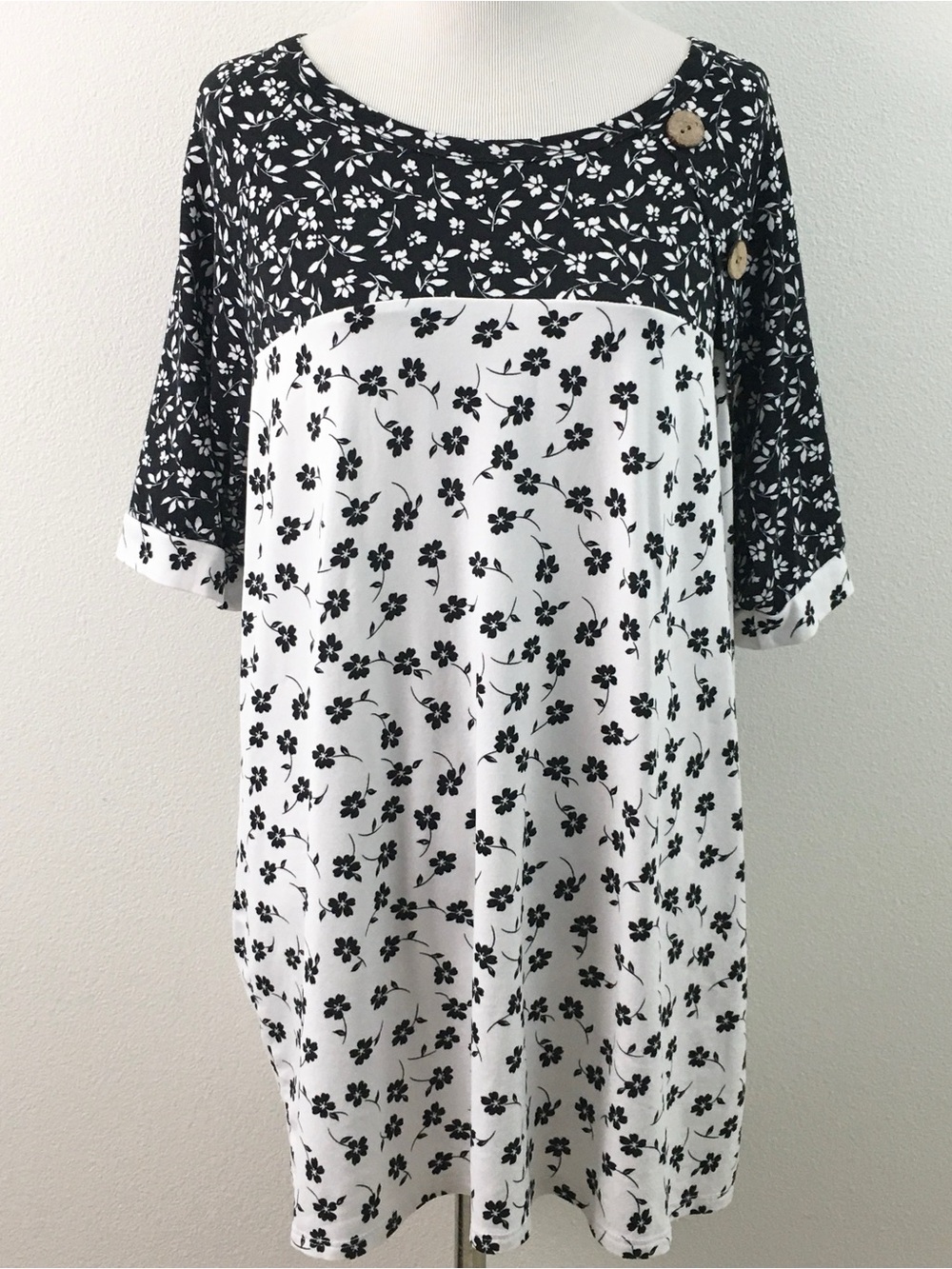 Celeste | Black & White Floral Top